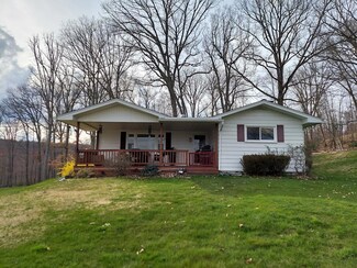 813 Fern Ave, Franklin, PA 16323