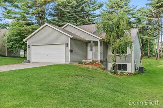 7358 High Timbers Dr Unit 81, Greenville, MI 48838