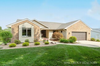 5580 Buthview Dr NE, Comstock Park, MI 49321