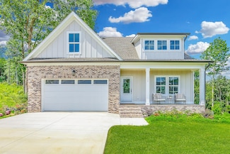 130 Cascade Dr, Rossville, GA 30741