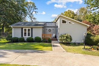 307 Meadow Dr, Seneca, SC 29678