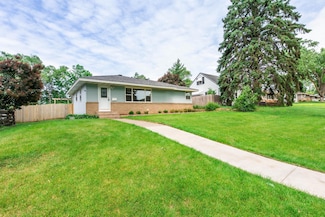 5206 7th St NE, Columbia Heights, MN 55421
