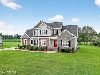 403 Pointe Dr, La Grange, NC 28551