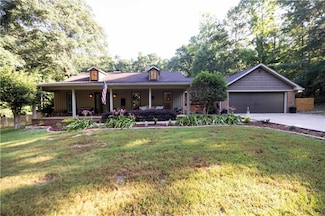 403 Summerbrook St, Smiths Station, AL 36877