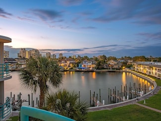 305 Park Shore Dr Unit 2-241, Naples, FL 34103