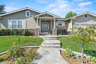 1551 Rainbow Dr, Santa Ana, CA 92705