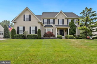 9 Lenape Ct, Mount Laurel, NJ 08054