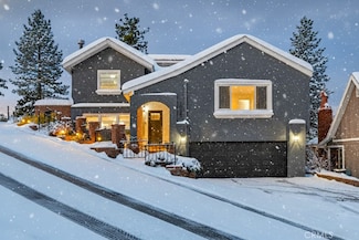 1015 Summit Dr, Crestline, CA 92325