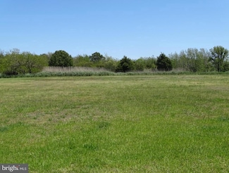 18 Hammock Pointe, Crisfield, MD 21817