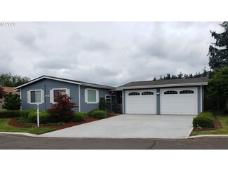 34681 Devonshire Dr, Eugene, OR 97405