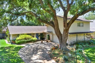 18314 Carriage Ln, Houston, TX 77058