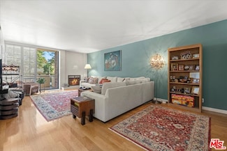 211 S Spalding Dr Unit N104, Beverly Hills, CA 90212