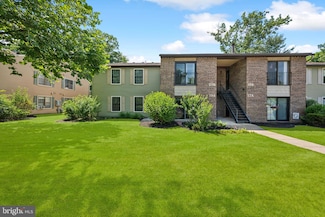 19 W Bluebell Ln, Mount Laurel, NJ 08054