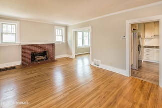 1811 W Main St, Jefferson City, MO 65109