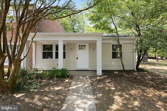 13 Radnor Ct, Willingboro, NJ 08046