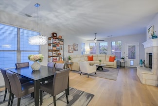 2713 Kinney Oaks Ct, Austin, TX 78704