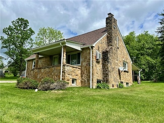 205 Bowman Ln, Apollo, PA 15613