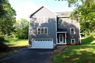 10 Charles St, Douglas, MA 01516