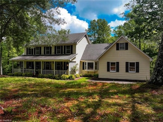 211 Service Rd, Pilot Mountain, NC 27041