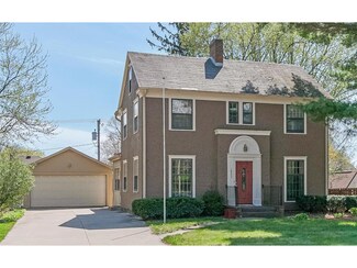 1953 Blake Blvd SE, Cedar Rapids, IA 52403