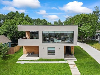 805 SE 5th St, Bentonville, AR 72712