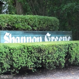 10 Sequoia Ct, Marlton, NJ 08053