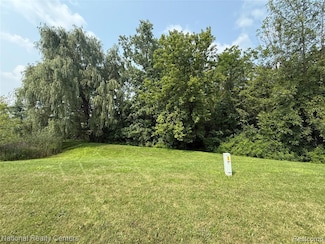 10422 Valley Creek Dr, Goodrich, MI 48438