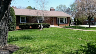 6 Jackson Ave, Round Hill, VA 20141