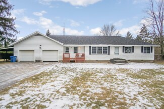 6585 E Sternberg Rd, Fruitport, MI 49415