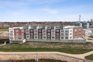 120 Twin Steeples Circle Ne Unit 315 Cir, Dyersville, IA 52040