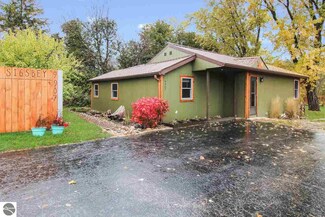 9907 E Cherry Bend Rd, Traverse City, MI 49684