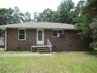 105 Leona Dr, Iva, SC 29655