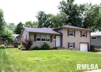 1915 Edgewood Dr, Bettendorf, IA 52722