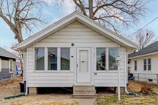 217 N 14th St, Council Bluffs, IA 51501