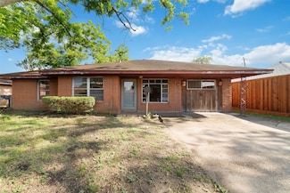 106 E Rittenhouse St, Houston, TX 77076