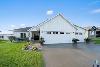 415 E Mary Moore Dr, Tea, SD 57064