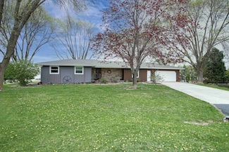 N7817 Palisades Cir, Sherwood, WI 54169