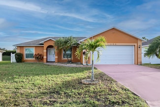 594 SW Grove Ave, Port Saint Lucie, FL 34983