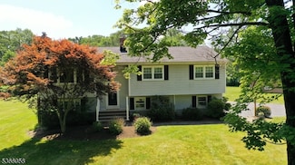 5 Parker Rd, Chester, NJ 07930