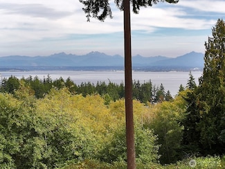 9265 Washington 525, Clinton, WA 98236