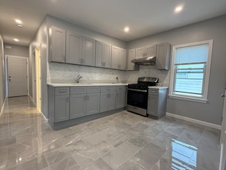 170 Billings Rd Unit 3, Quincy, MA 02171