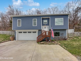 2817 Greenway Dr, Knoxville, TN 37918