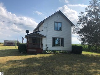 6246 E Saint Charles Rd, Ithaca, MI 48847