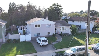 58 Narcissus Ave, Hicksville, NY 11801