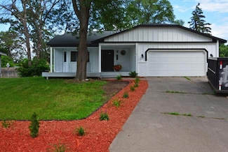 10419 Goldenrod St NW, Coon Rapids, MN 55448