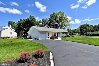985 Jeffrey Dr, Southampton, PA 18966
