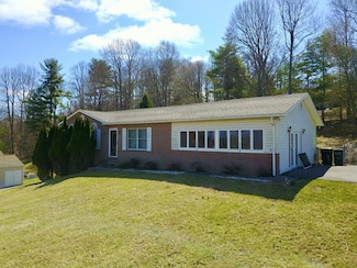 21 Cedar Point, Galax, VA 24333