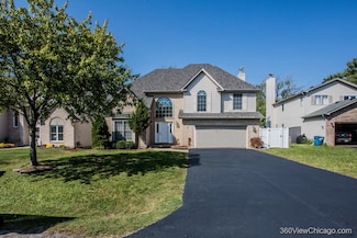 880 S Chatham Ave, Addison, IL 60101