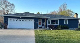 1609 10th Avenue Place, Grinnell, IA 50112