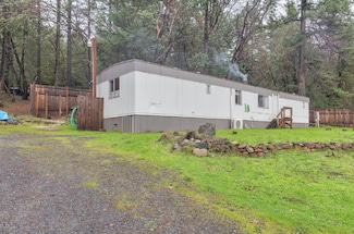120 Steelhead Ln, Grants Pass, OR 97527